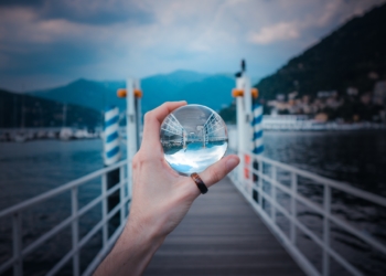 bay-colors-crystal-ball-1092638